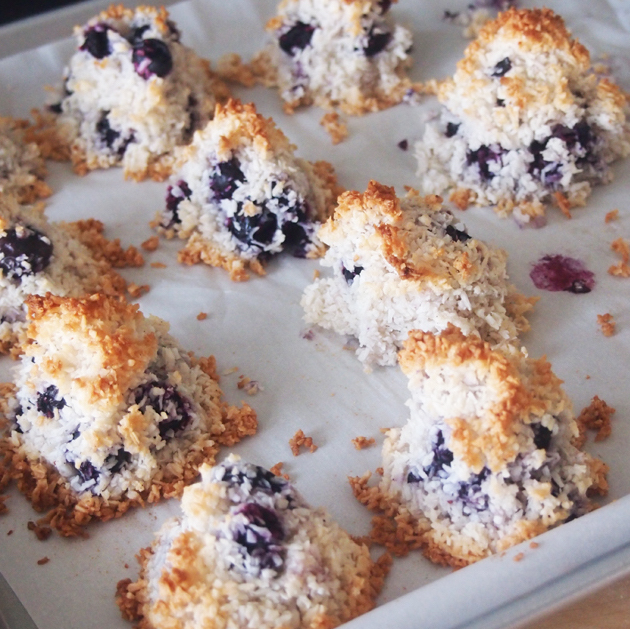 image of macaroons with blueberyy fillings.